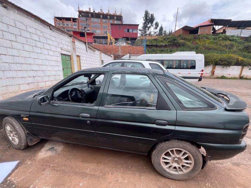 FORD ESCORT 1998 MOD 1999 — foto 1