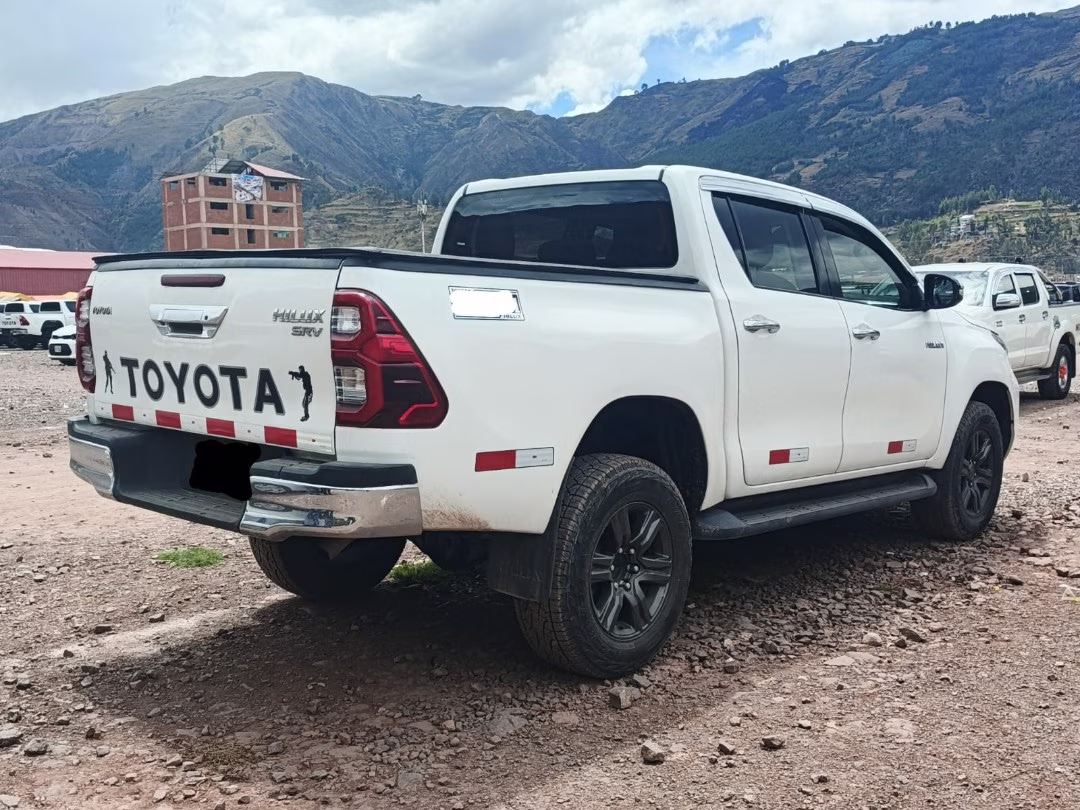 TOYOTA HILUX 2022 — foto 3