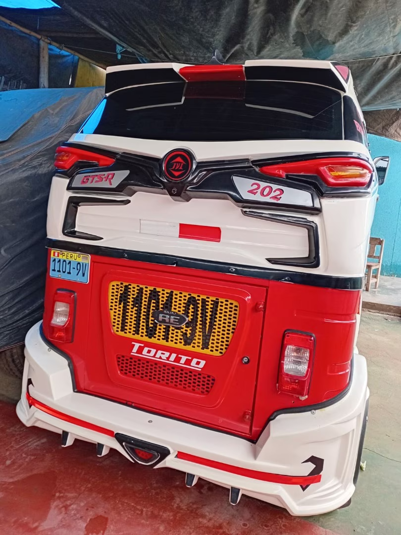 BAJAJ RE AUTORIKSHA TORITO 4T LPGR 2024 — foto 7