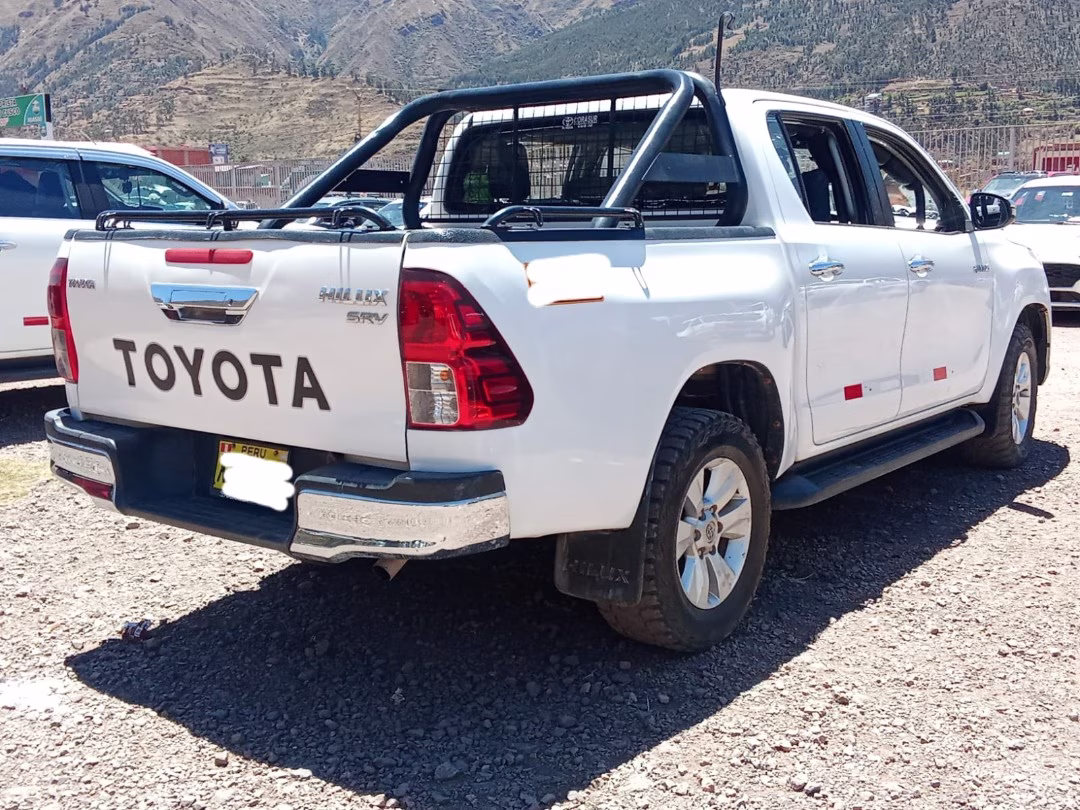 TOYOTA HILUX SRV 4X4 2018 — foto 4