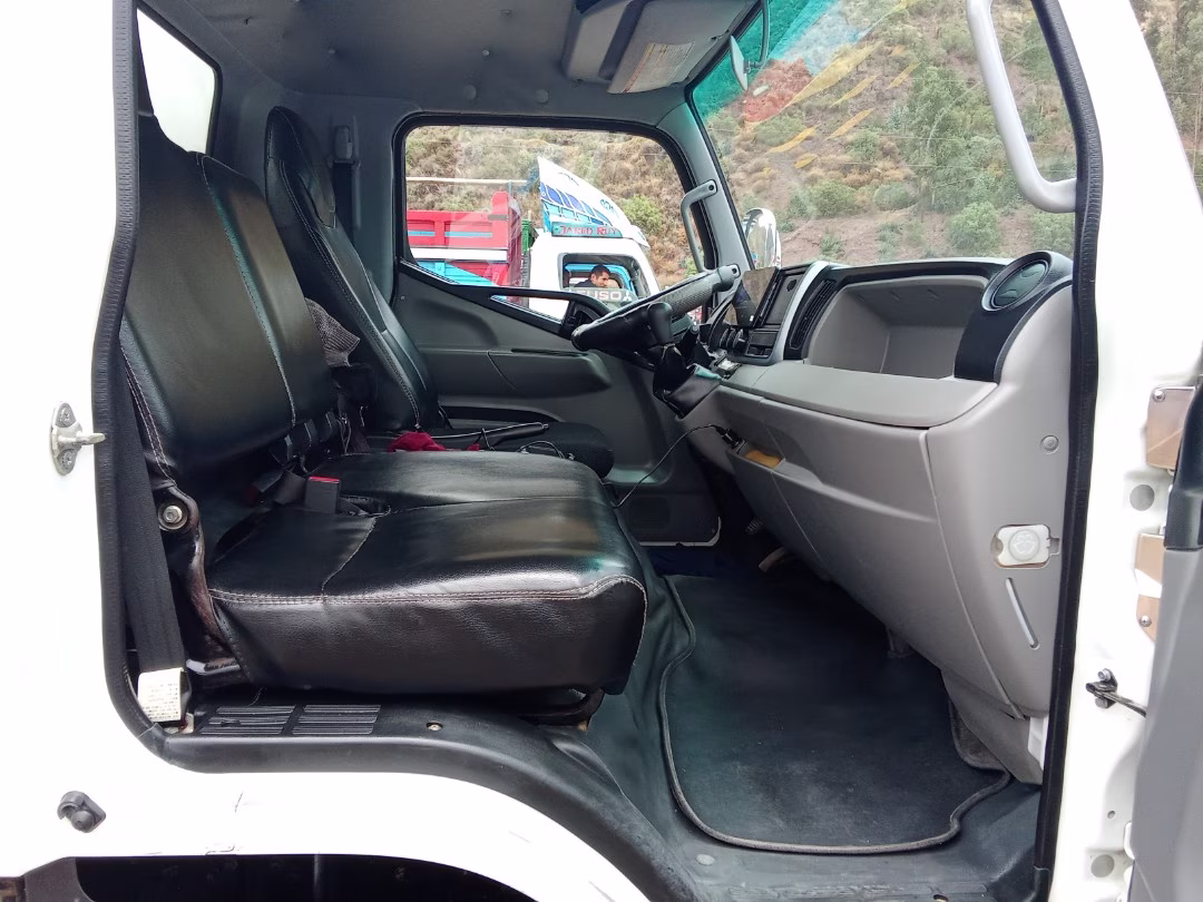 MITSUBISHI FUSO CANTER 2024 — foto 5