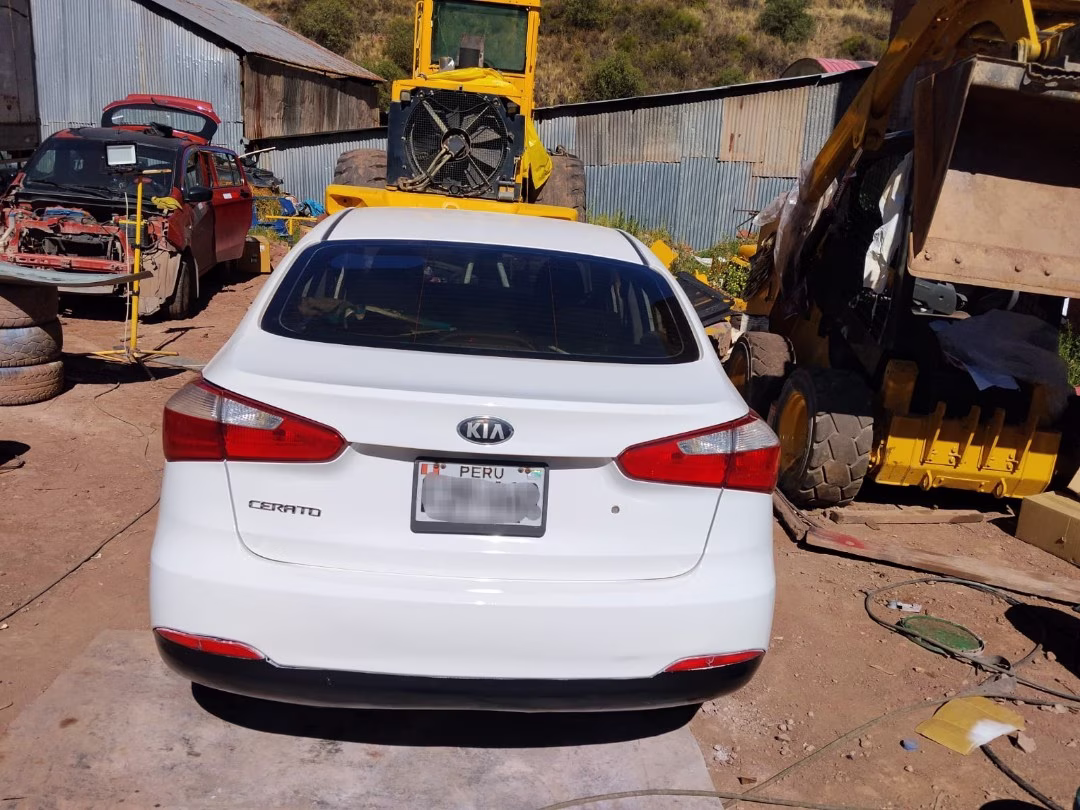 KIA CERATO MOD 2013 — foto 4