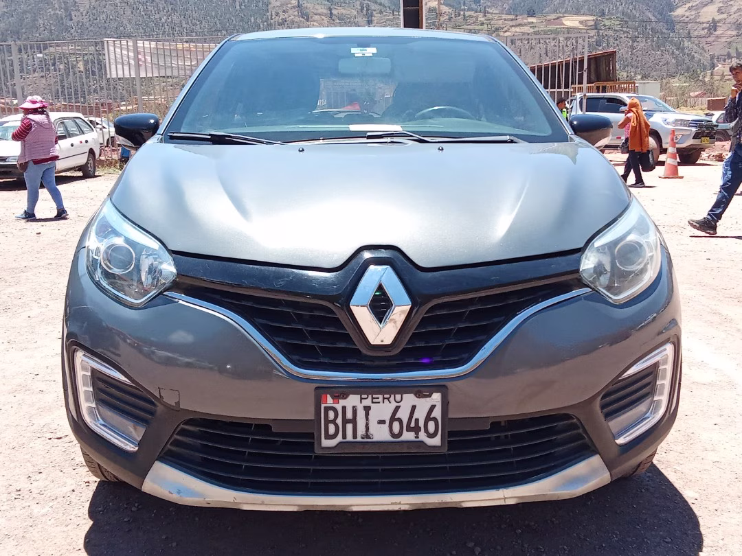 RENAULT CAPTUR 2019 — foto 3