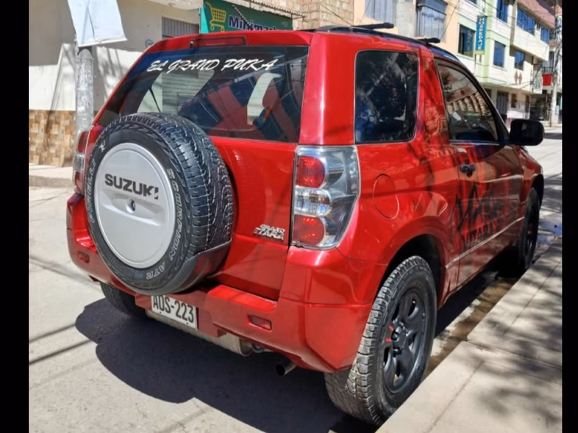 SUZUKI GRAND VITARA 2011 — foto 3