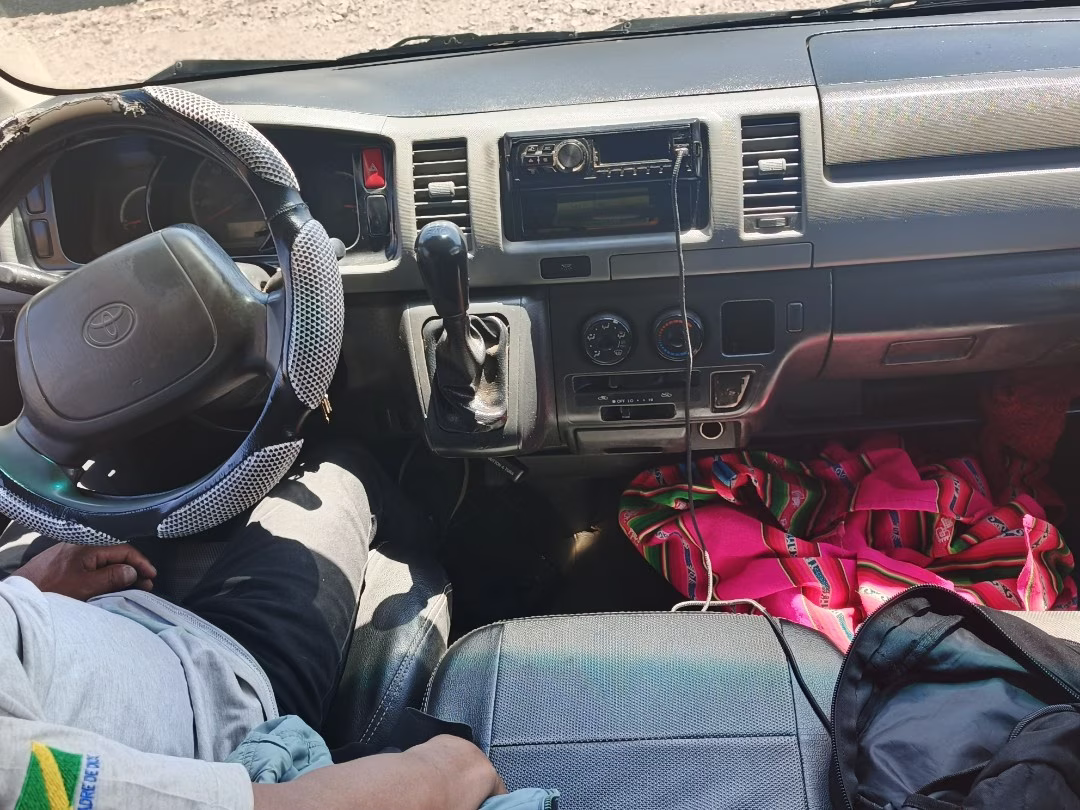 TOYOTA HIACE 2010 — foto 3