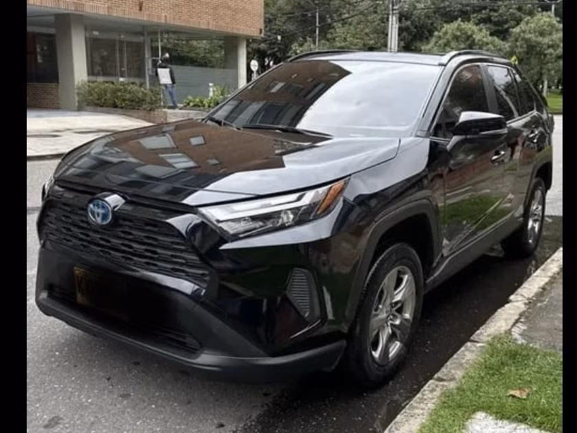 TOYOTA RAV4 2025 — foto 1