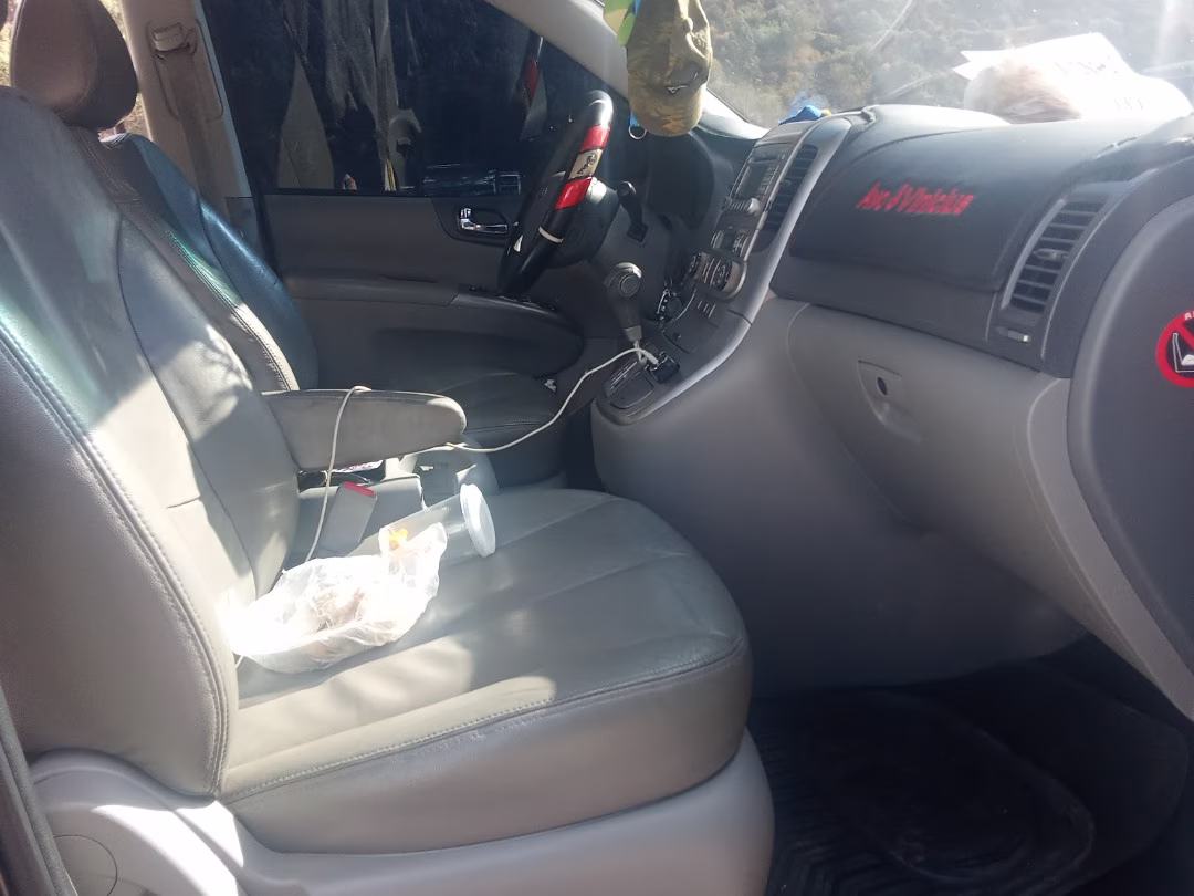 KIA CARNIVAL 2014 — foto 5