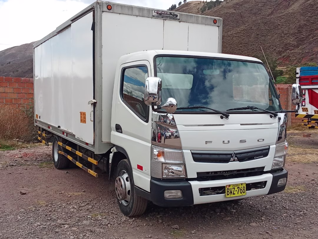 MITSUBISHI FUSO CANTER 2024 — foto 2