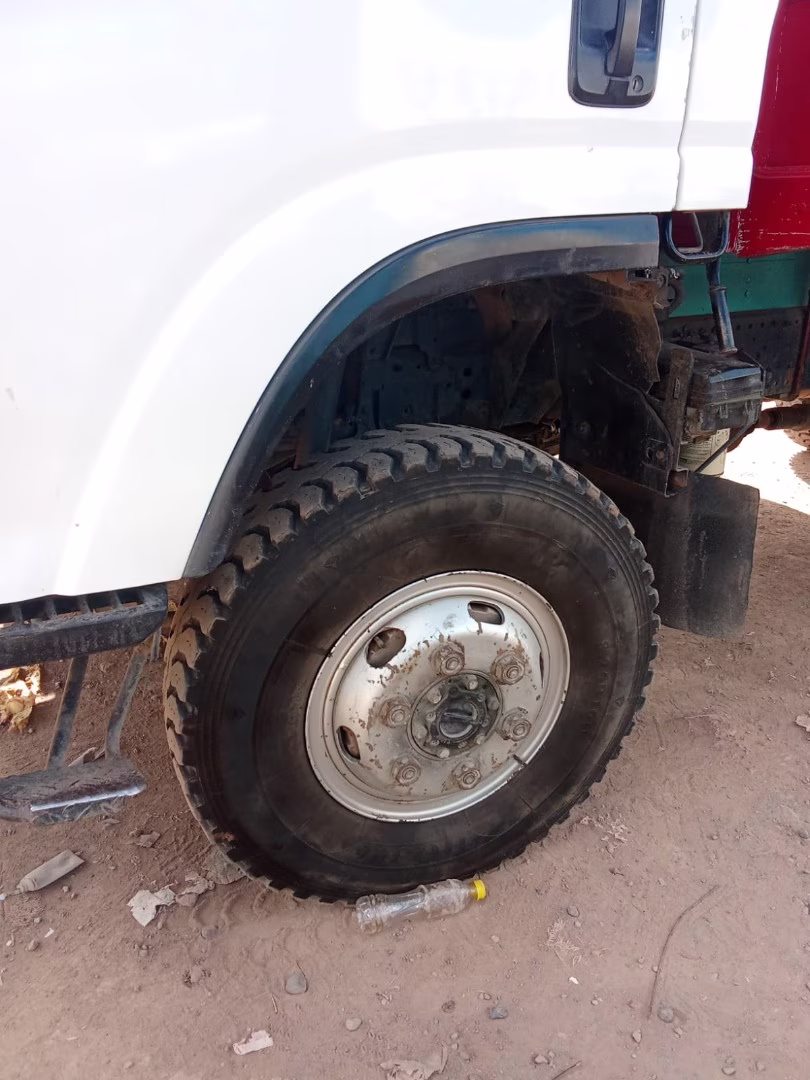 ISUZU NPS75L 4X4 2016 — foto 6