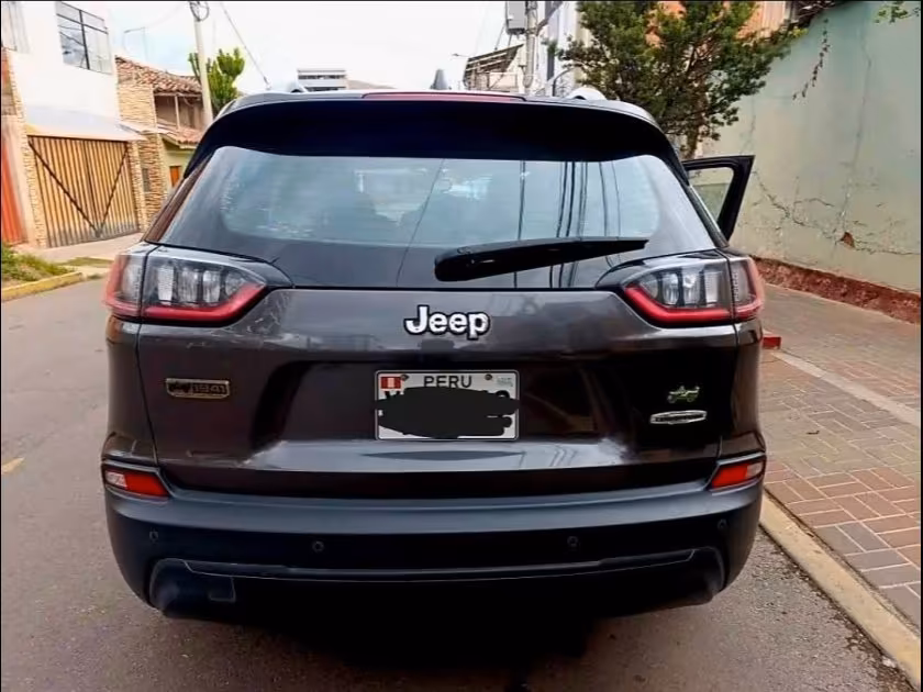 JEEP CHEROKEE LONGITUDE 2019 — foto 4