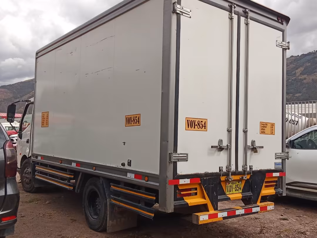 HINO DUTRO 300 2021 — foto 6
