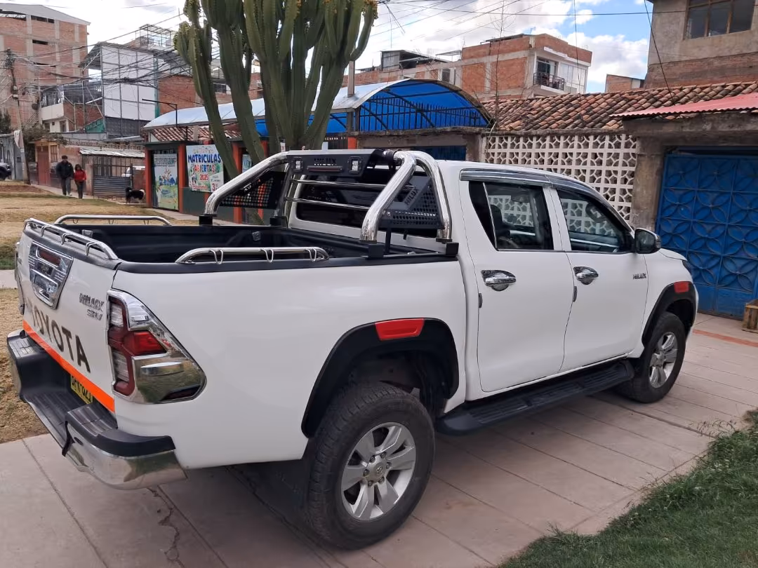 TOYOTA HILUX 4X4 2021 — foto 4