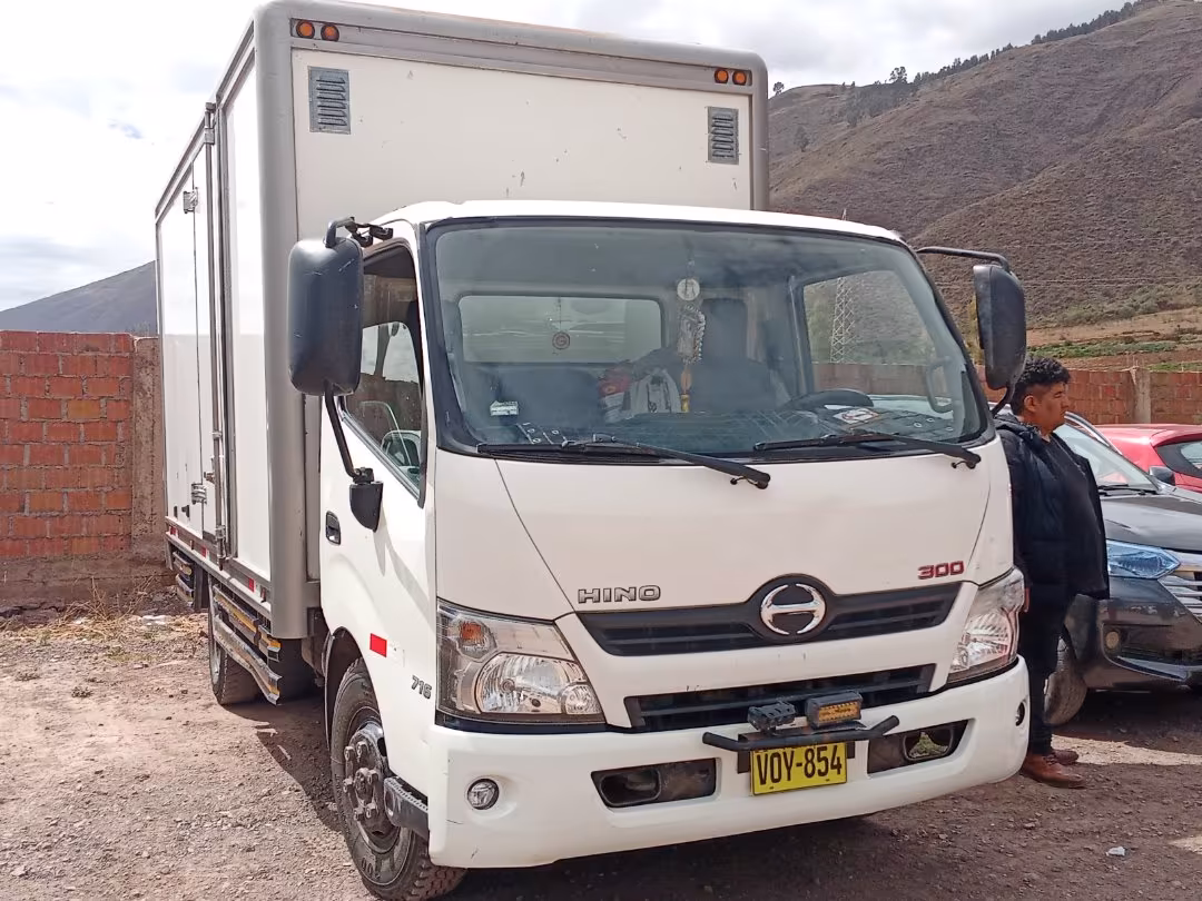 HINO DUTRO 300 2021 — foto 2