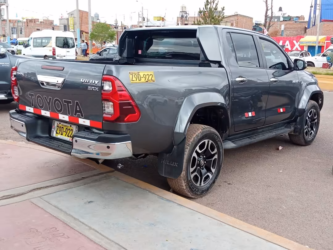 TOYOTA HILUX SRX 2026 — foto 5