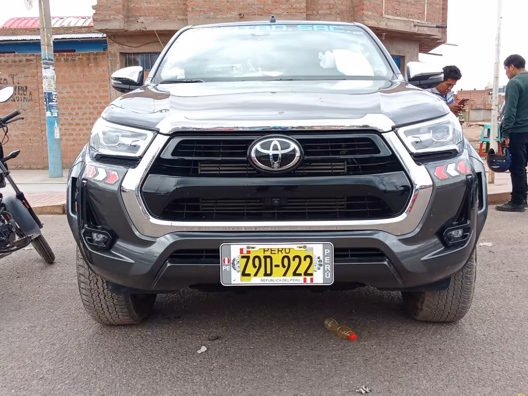 TOYOTA HILUX SRX 2026 — foto 3