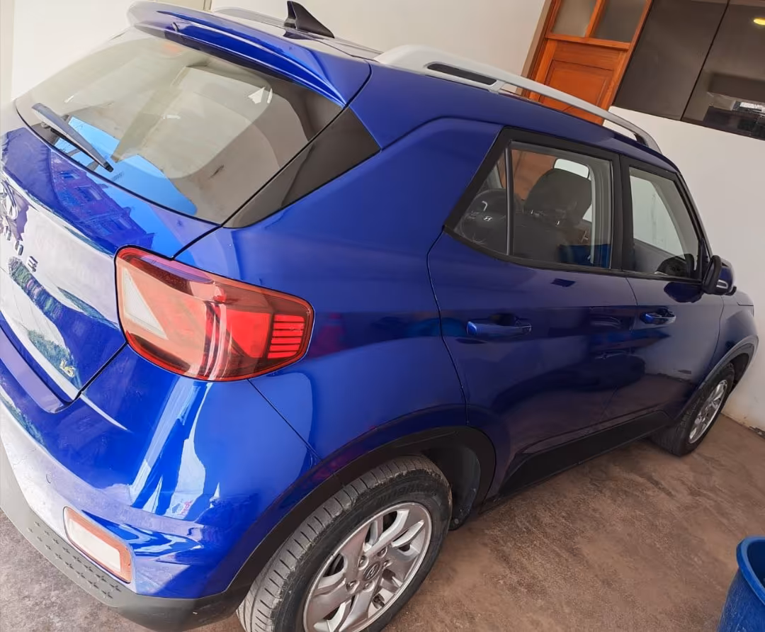 HYUNDAI VENUE 2023 — foto 6