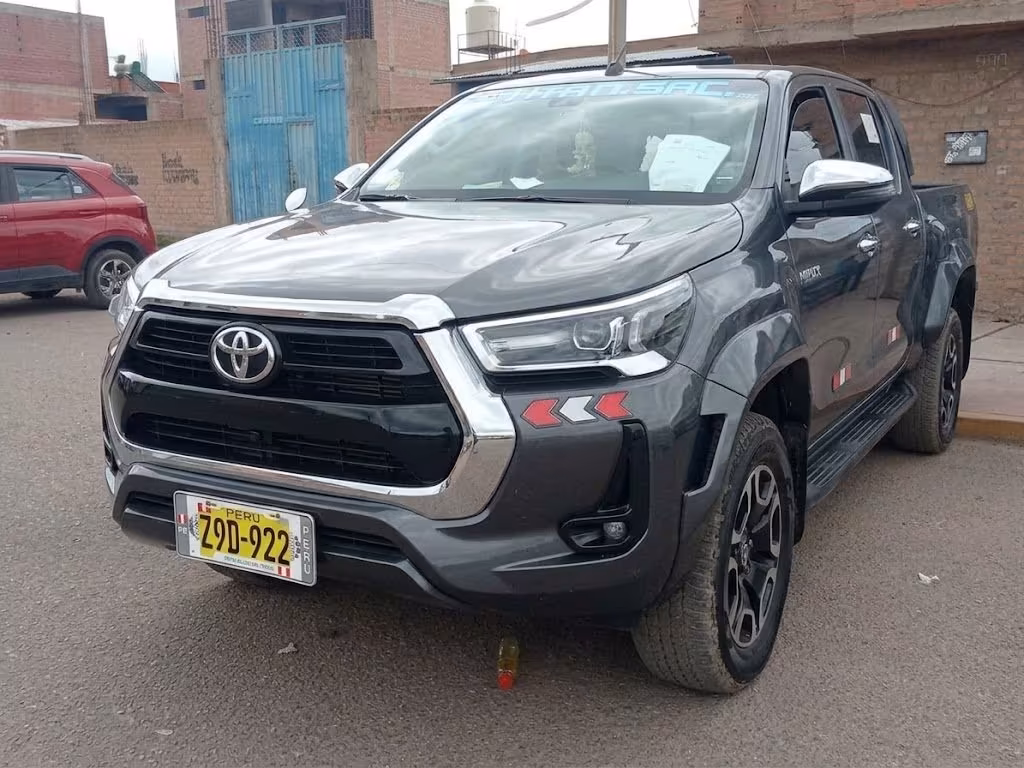 TOYOTA HILUX SRX 2026 — foto 4