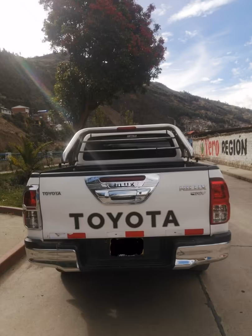 TOYOTA HILUX 4X4 2019 — foto 4