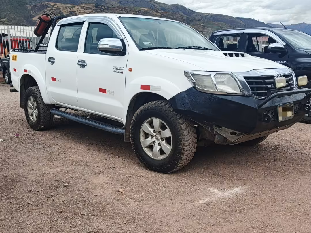 TOYOTA HILUX 4X4 2015 — foto 1