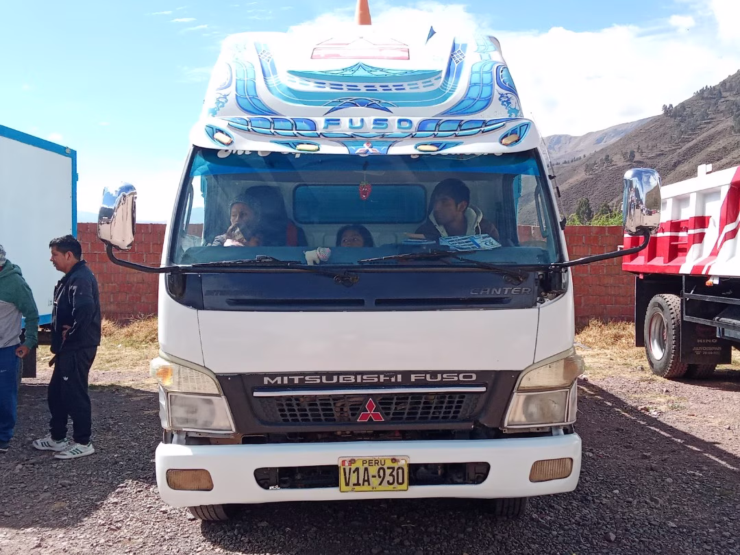 MITSUBISHI FUSO 2009 — foto 2