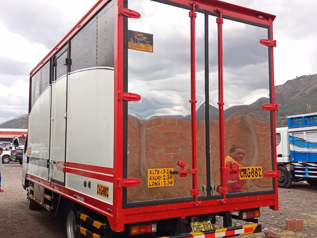 MITSUBISHI FUSO CANTER 2026 — foto 6