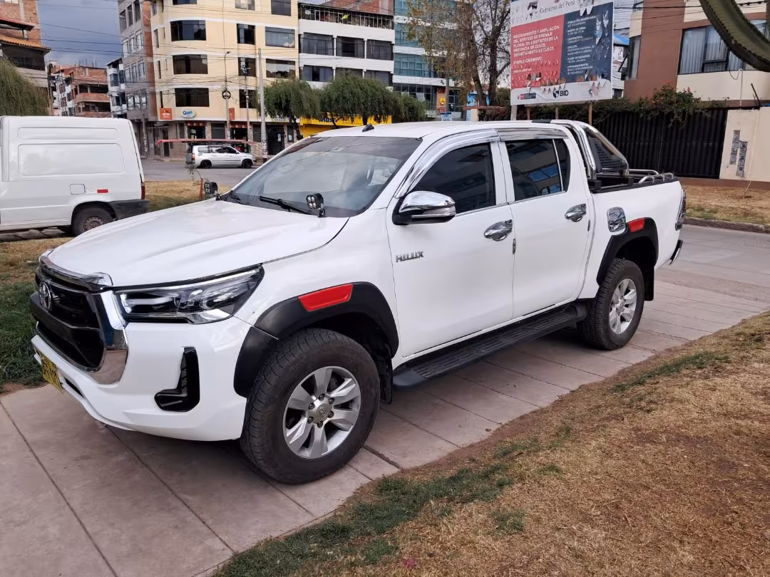 TOYOTA HILUX 4X4 2021 — foto 3