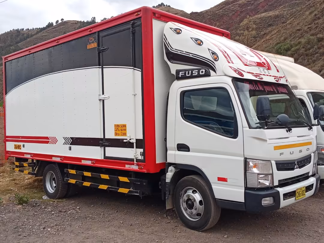 MITSUBISHI FUSO CANTER 2026 — foto 1
