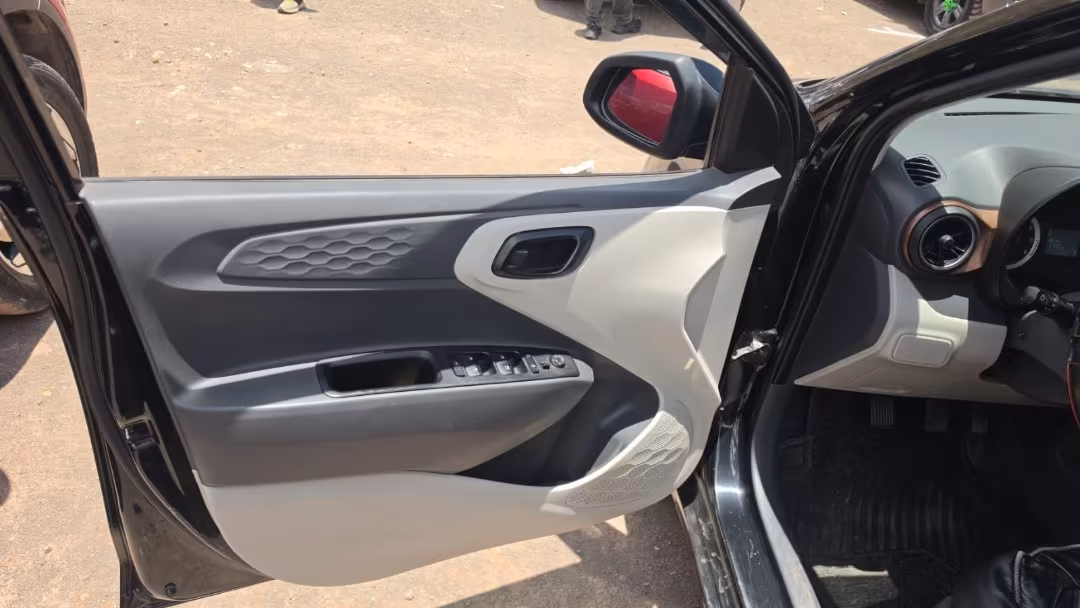 HYUNDAI GRAND I-10 2023 — foto 3