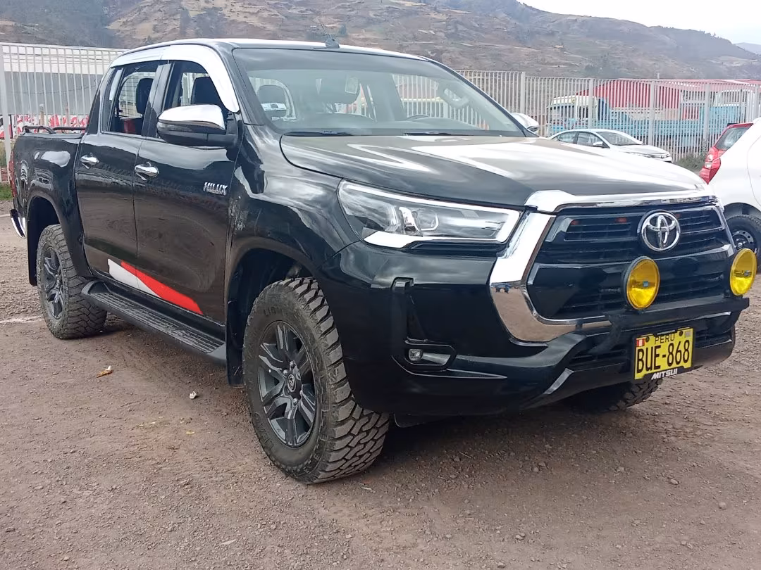 TOYOTA HILUX SRV 4X4 2023 — foto 1