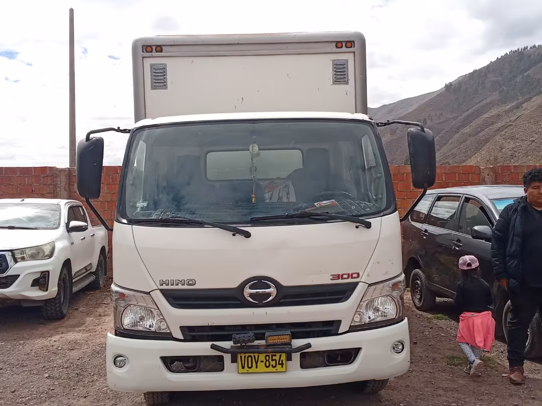 HINO DUTRO 300 2021 — foto 1