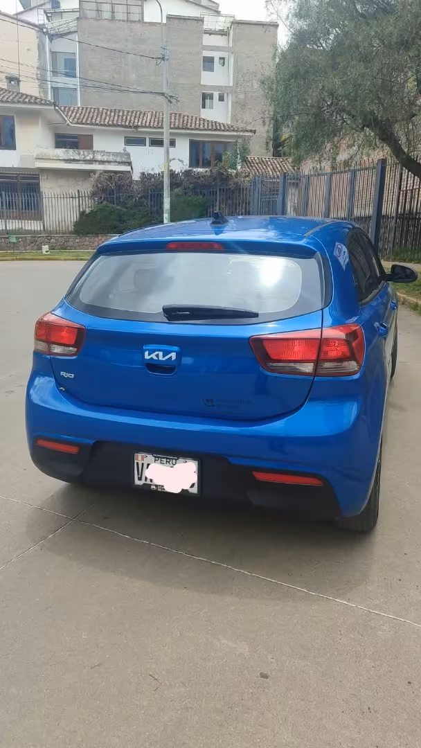 KIA RIO 2023 — foto 2