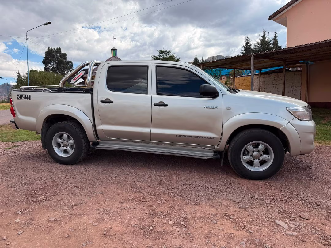 TOYOTA HILUX 2.5 2KD 2009 — foto 4