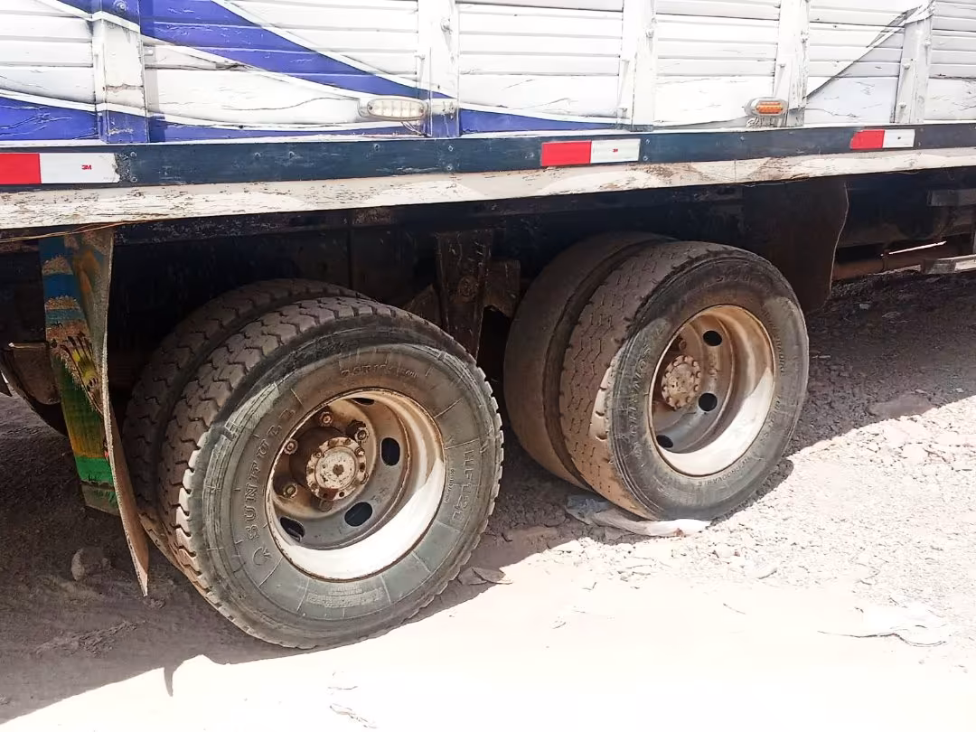 MITSUBISHI FUSO 1996 — foto 3