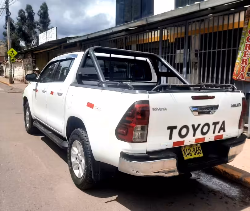 TOYOTA HILUX SR 2019 — foto 3