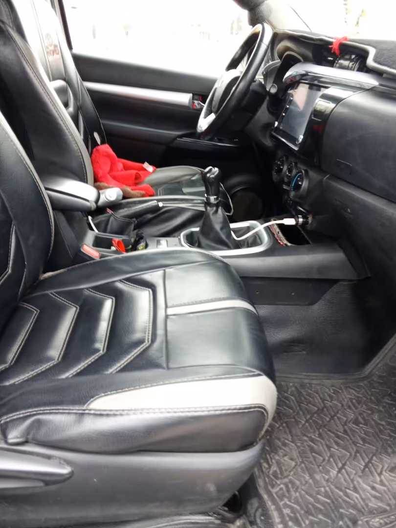 TOYOTA HILUX SRV 4X4 2021 — foto 6