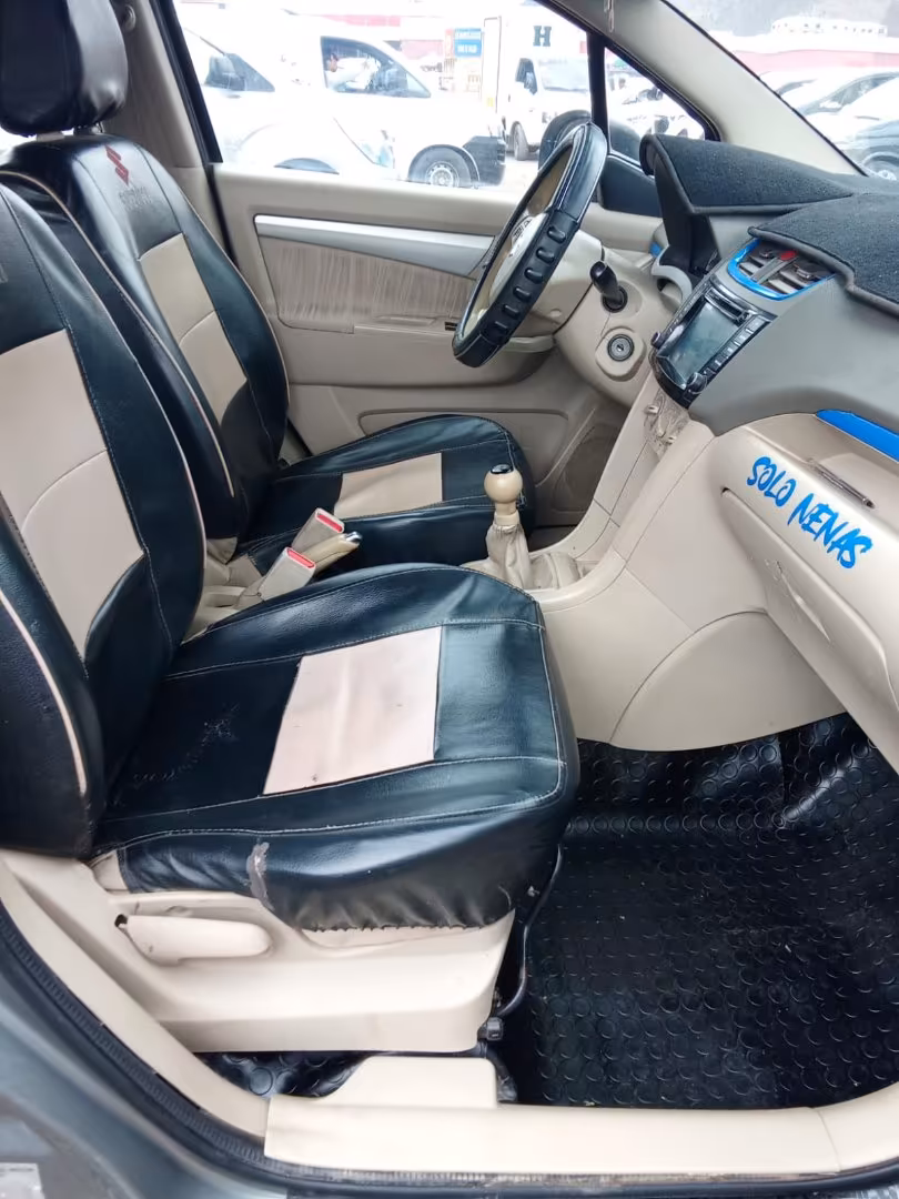 SUZUKI ERTIGA 2018 — foto 5