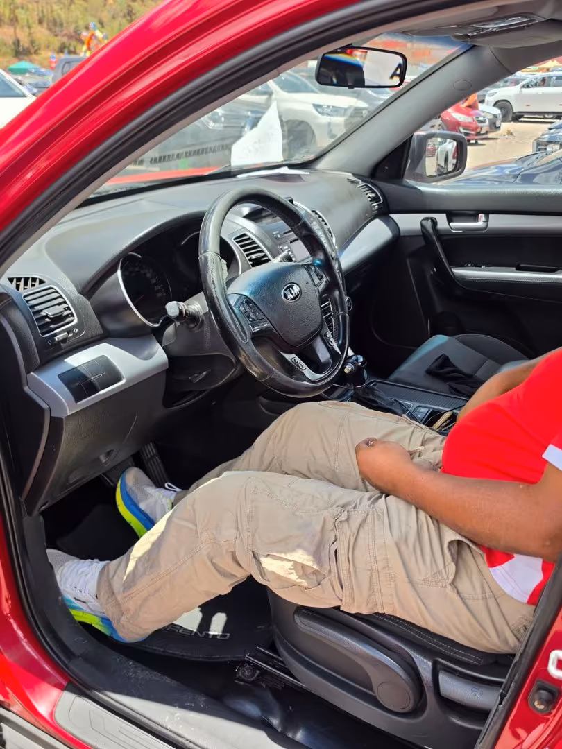 KIA SPORTAGE 2014 — foto 3