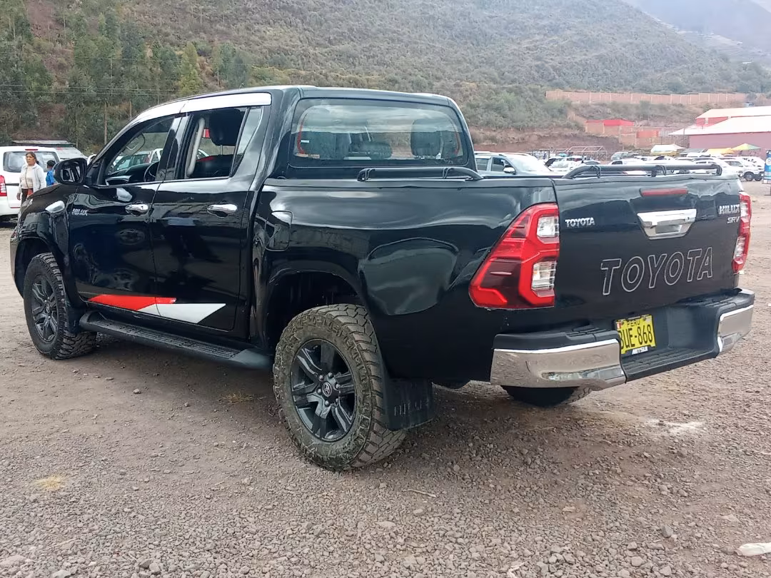 TOYOTA HILUX SRV 4X4 2023 — foto 5