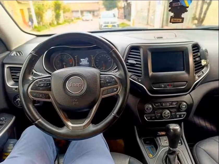 JEEP CHEROKEE LONGITUDE 2019 — foto 6