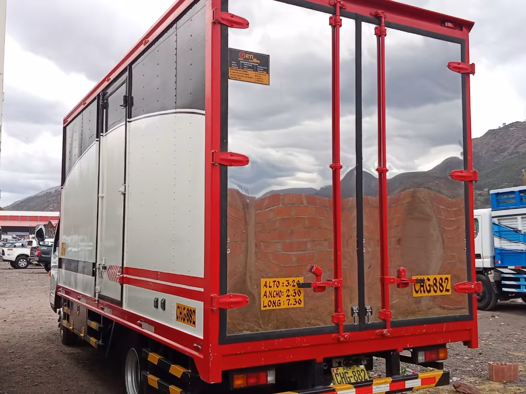 MITSUBISHI FUSO CANTER 2026 — foto 4