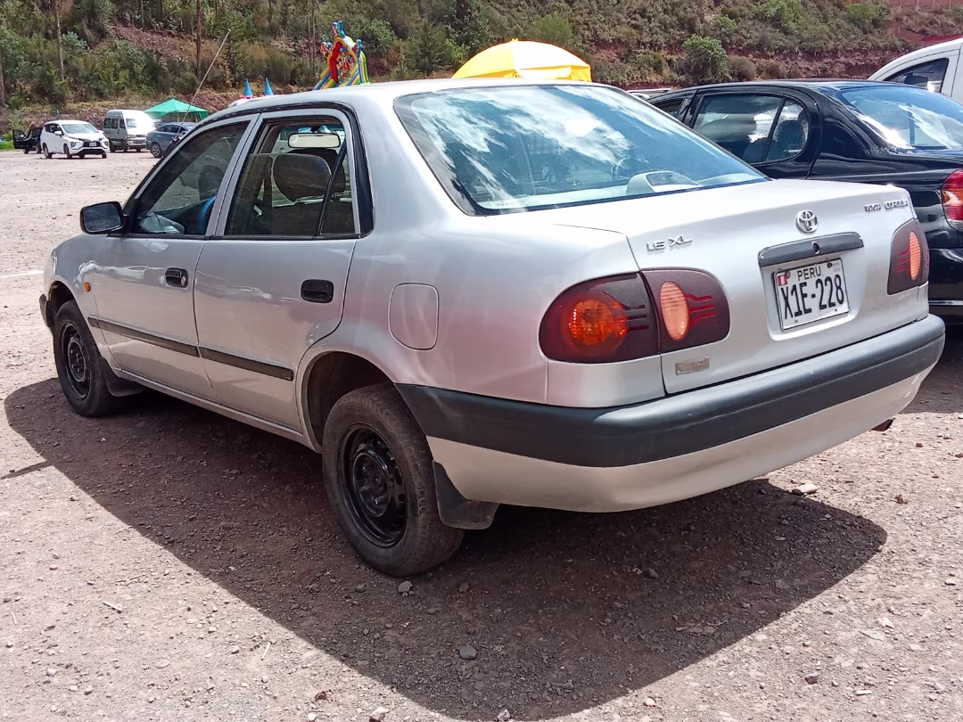 TOYOTA COROLLA 1999 — foto 4
