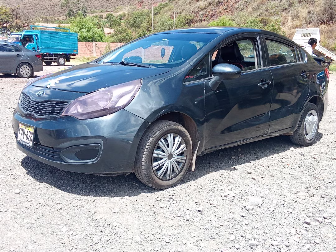 KIA RIO 2014 — foto 1