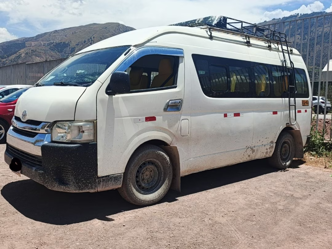 TOYOTA HIACE 2016 — foto 1