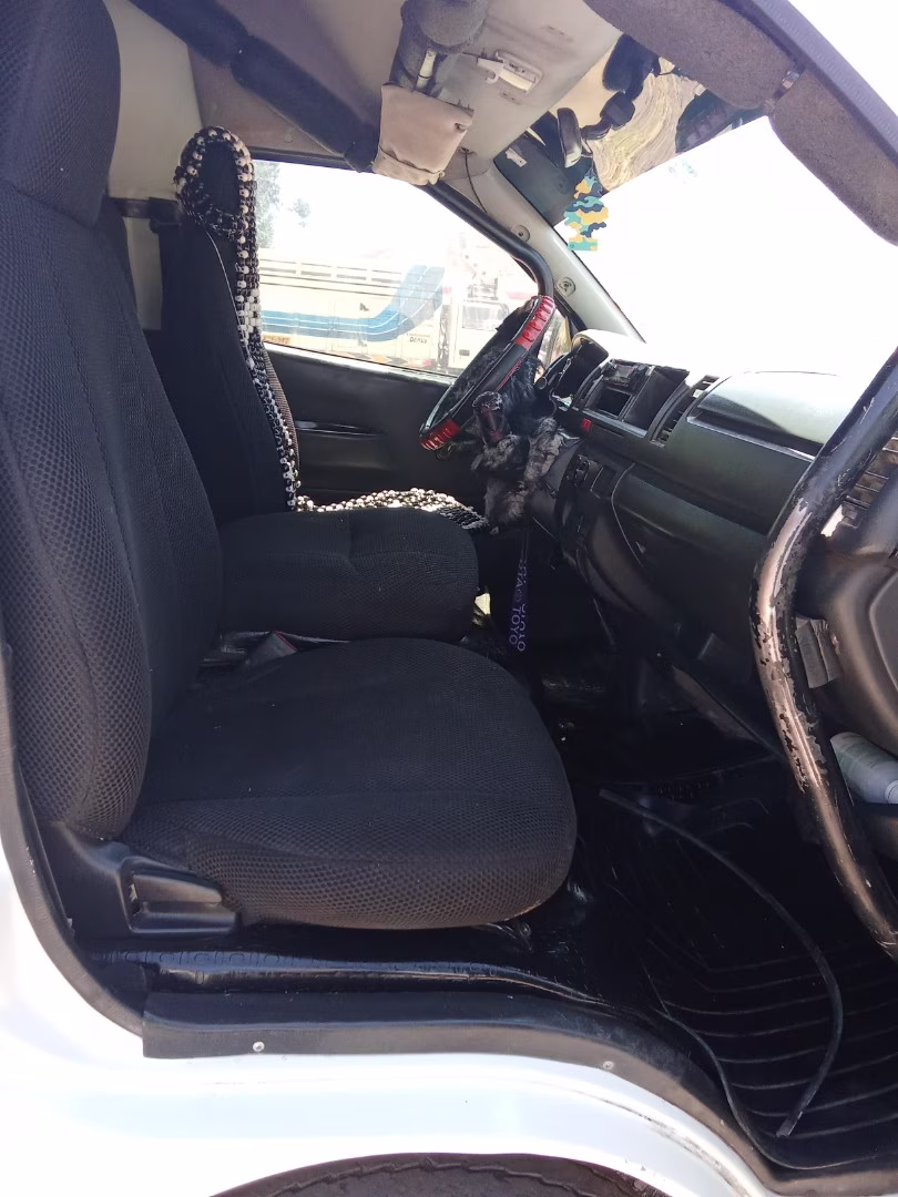 TOYOTA HIACE 2017 — foto 5