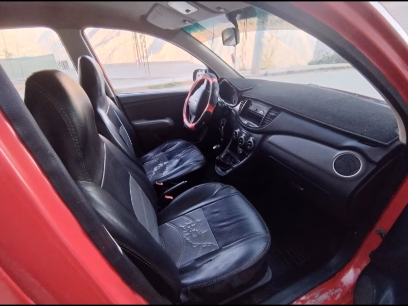 HYUNDAI I10 2013 — foto 2
