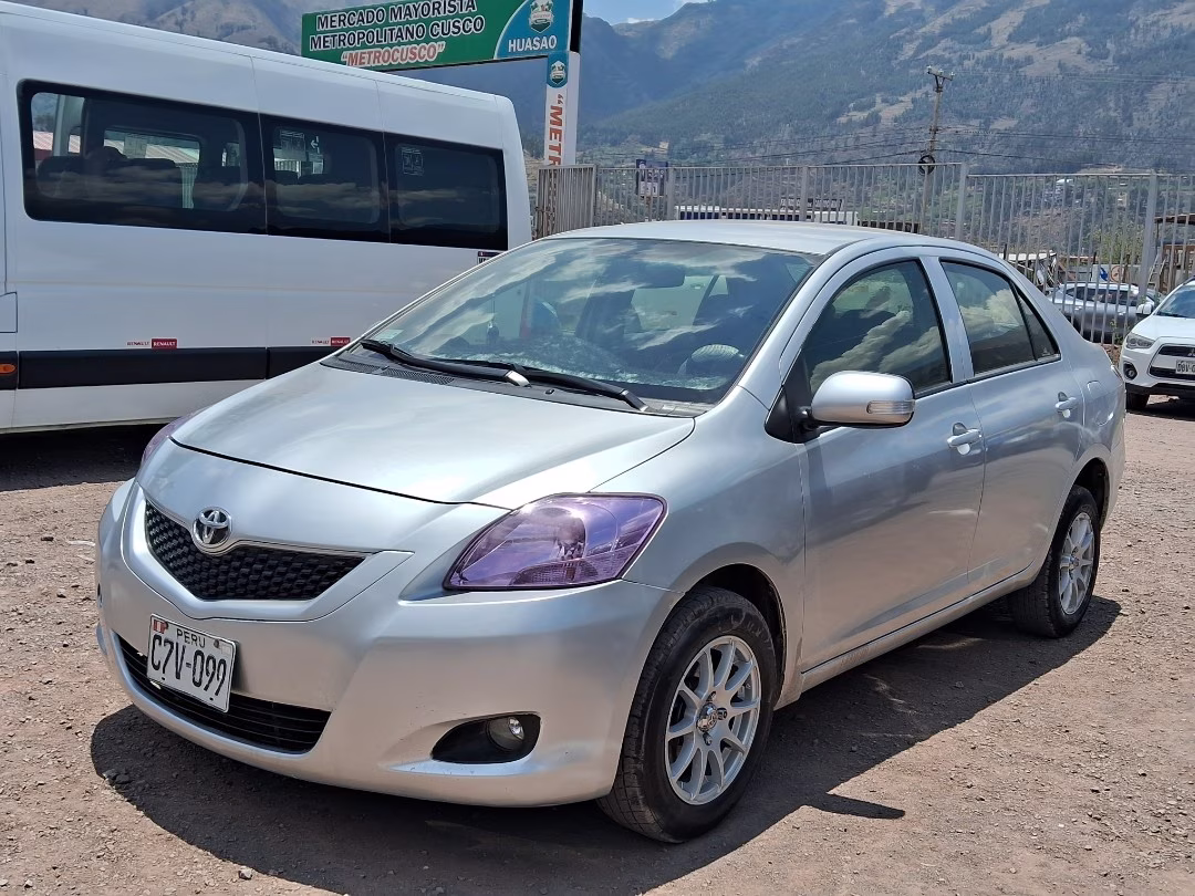 TOYOTA YARIS MOD 2012 — foto 2