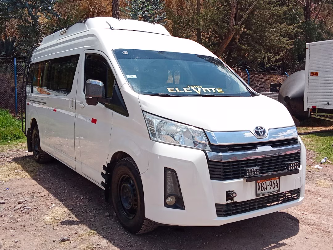 TOYOTA HIACE FULL 2020 — foto 3