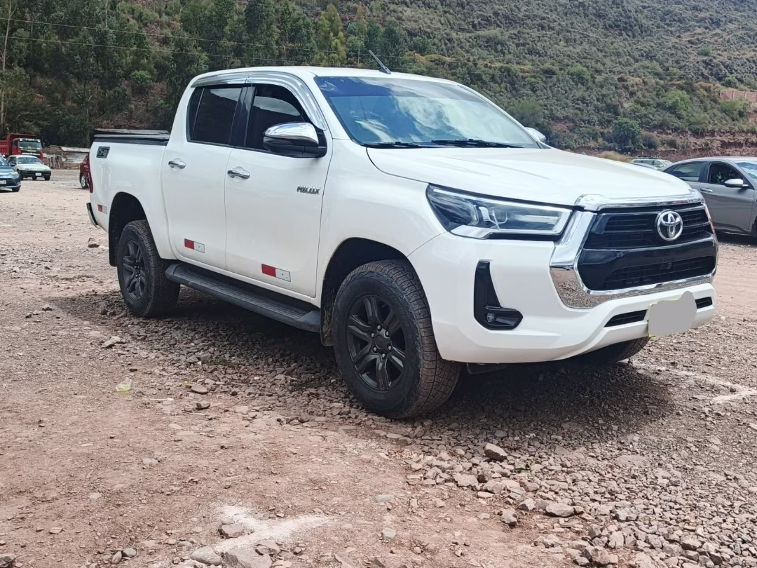 TOYOTA HILUX 2022 — foto 2