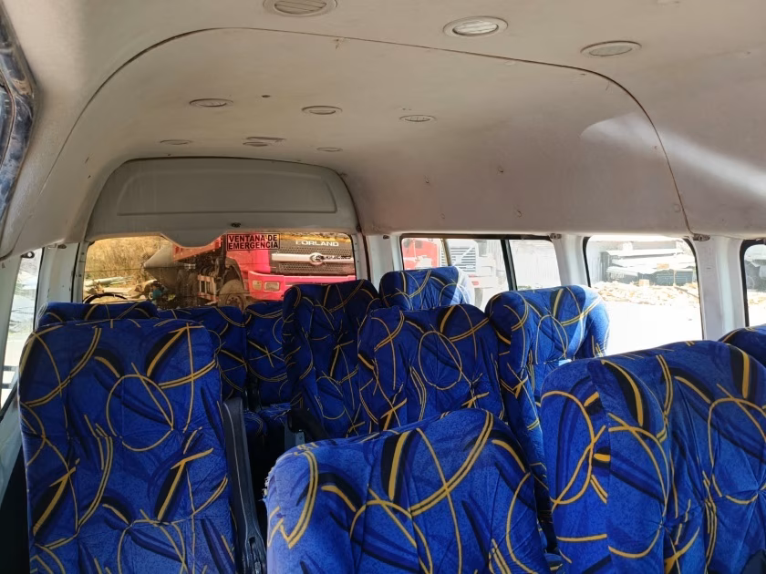 TOYOTA HIACE 2013 — foto 4