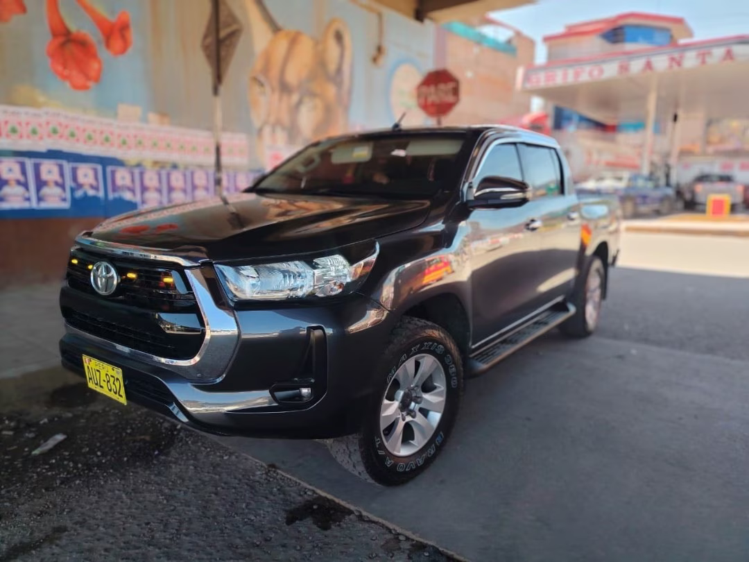 TOYOTA HILUX SRV 4X4 2017 — foto 2